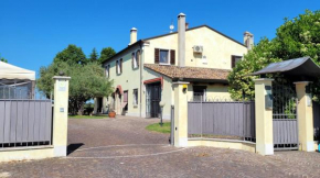 CHEZ BARNIE favoloso appartamento privato in villa a 800mt INGRESSO FIERA RIMINI